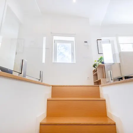 Clerigos Loft | 111 Collection Apartment *