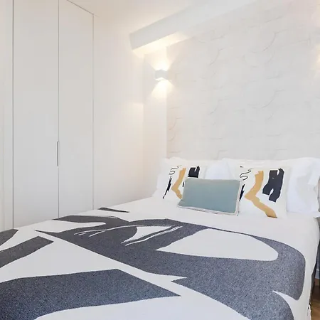 Apartment Clerigos Loft | 111 Collection *