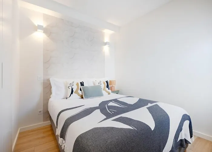 Clerigos Loft | 111 Collection Apartment