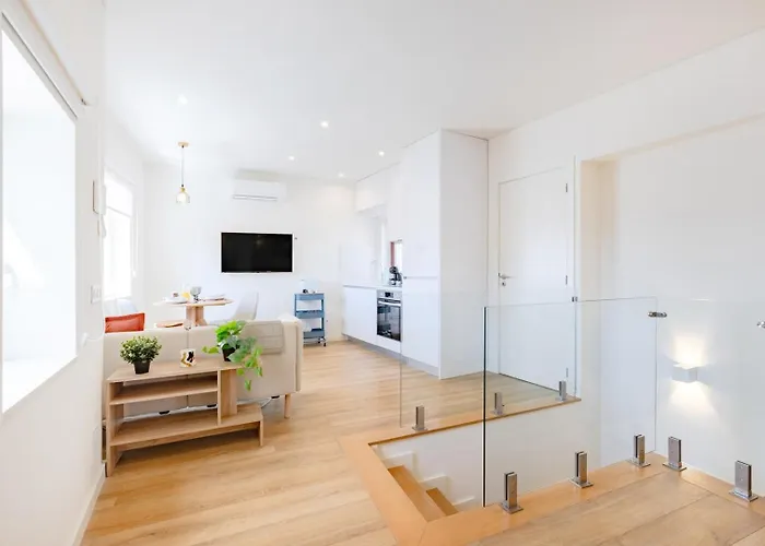 Clerigos Loft | 111 Collection Apartment *